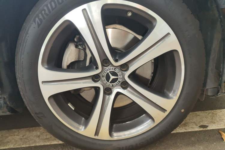 Used Mercedes-Benz E-Class 2020 Facelift E 260 L Sport Edition Right Front Wheel Hub