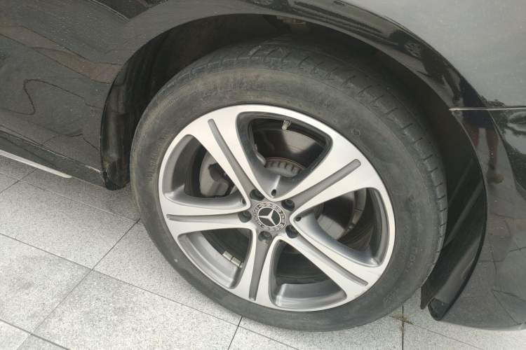 Used Mercedes-Benz E-Class 2020 Facelift E 260 L Sport Edition Right Front Wheel Hub