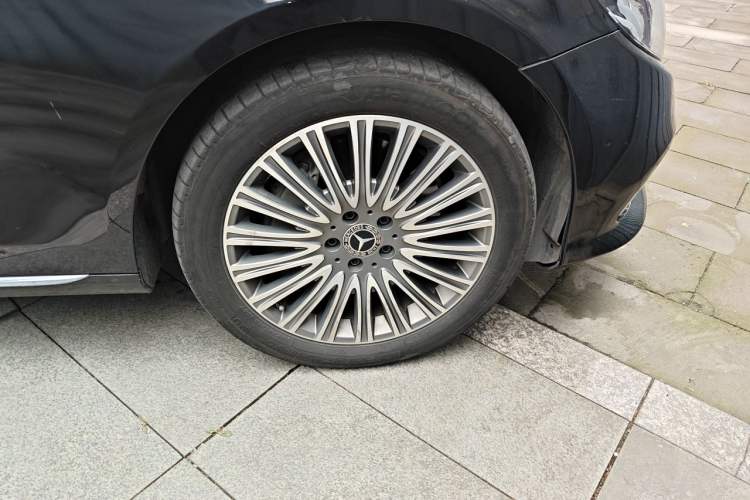 Used Mercedes-Benz E-Class 2020 E 300 L Stylish Model Right Front Wheel Hub