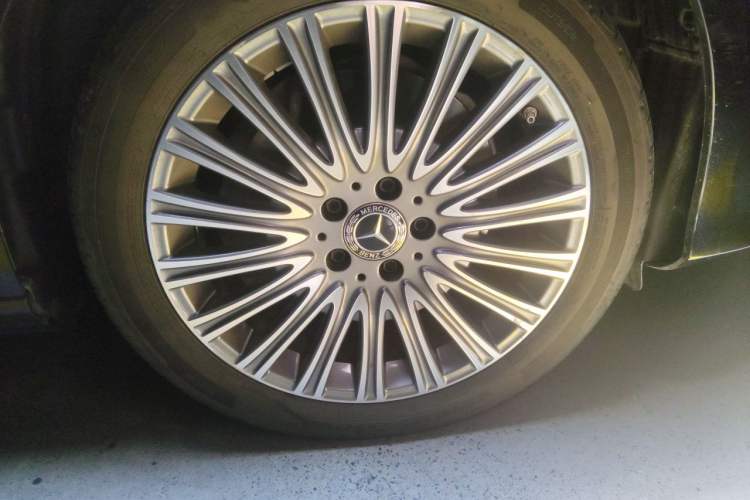 Used Mercedes-Benz E-Class 2020 E 300 L Stylish Model Right Front Wheel Hub