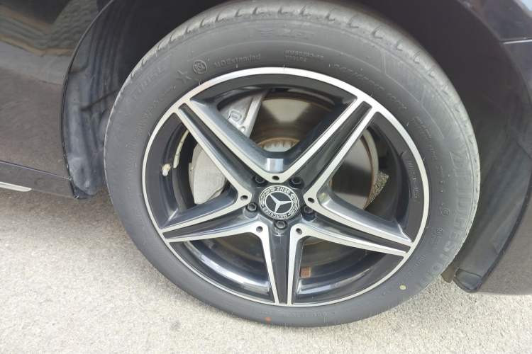 Used Mercedes-Benz E-Class 2020 Restyled E 300 L Sport Exclusive Edition Right Front Wheel Hub