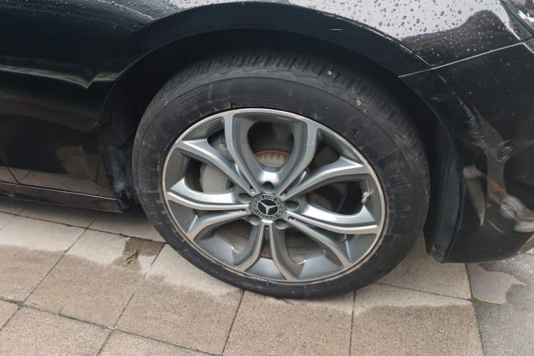 Used Mercedes-Benz E-Class 2020 E 300 L Sporty and Stylish Model Right Front Wheel Hub