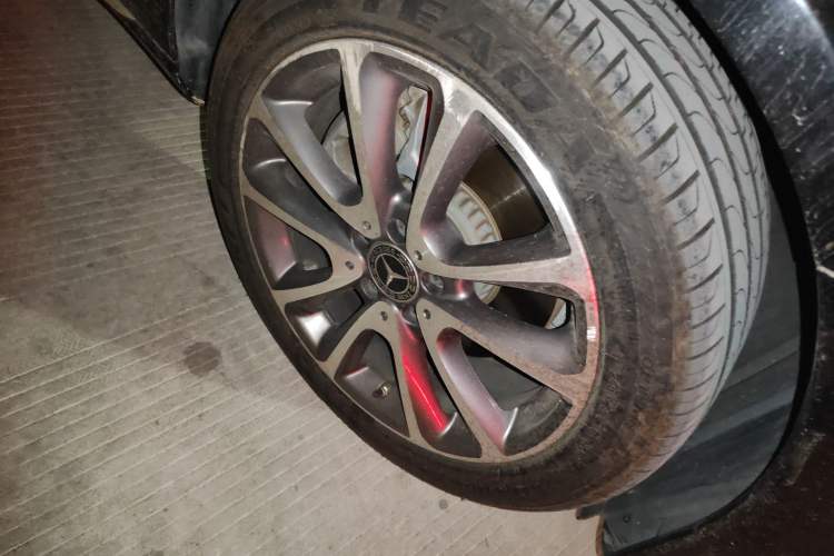 Used Mercedes-Benz E-Class 2020 E 260 L Right Front Wheel Hub