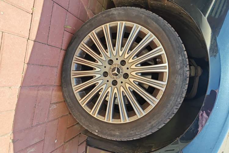 Used Mercedes-Benz E-Class 2020 Facelift E 300 L Stylish Edition Right Front Wheel Hub
