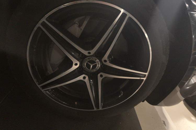 Used Mercedes-Benz E-Class 2020 Restyled E 300 L Sport Exclusive Edition Right Front Wheel Hub