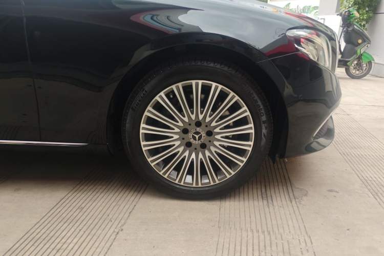 Used Mercedes-Benz E-Class 2020 Facelift E 300 L Stylish Edition Right Front Wheel Hub