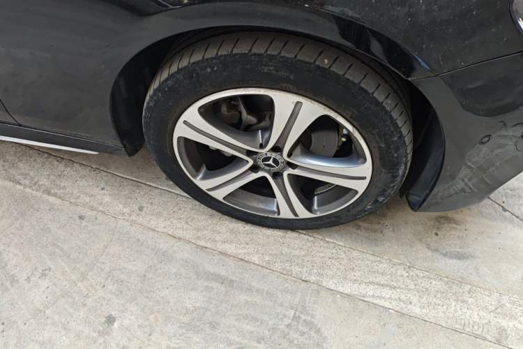 Used Mercedes-Benz E-Class 2020 Facelift E 260 L Sport Edition Right Front Wheel Hub