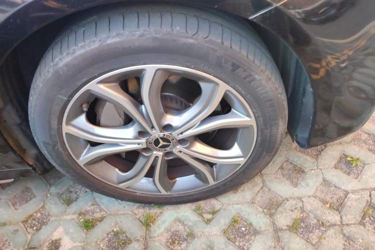 Used Mercedes-Benz E-Class 2020 Restyled E 300 L Sporty and Stylish Edition Right Front Wheel Hub