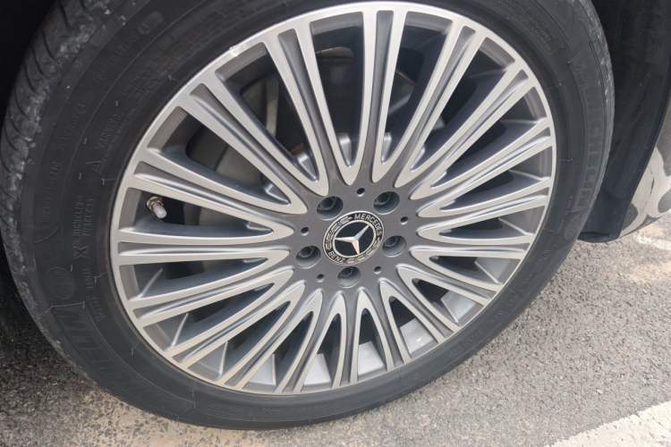 Used Mercedes-Benz E-Class 2020 E 300 L Stylish Model Right Front Wheel Hub