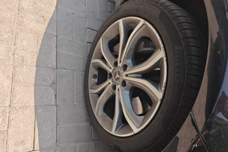 Used Mercedes-Benz E-Class 2020 Restyled E 300 L Sporty and Stylish Edition Right Front Wheel Hub
