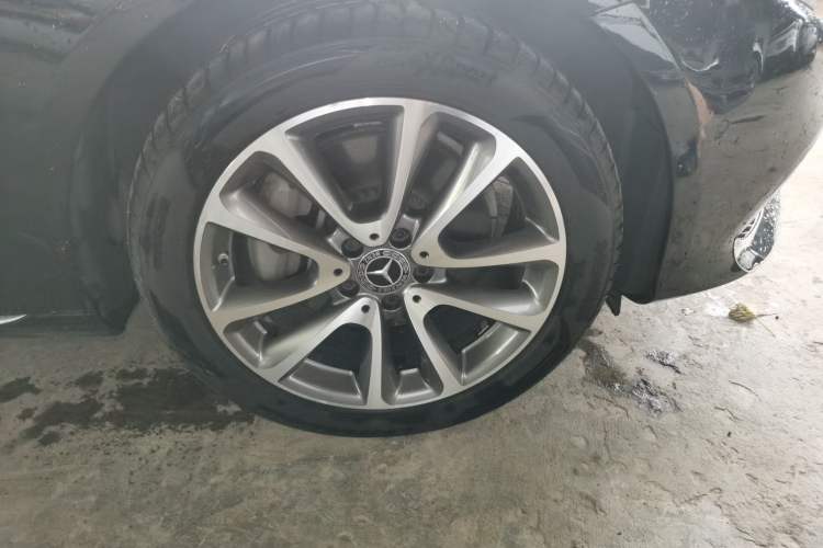 Used Mercedes-Benz E-Class 2020 Facelift E 260 L Right Front Wheel Hub