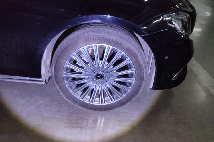 Used Mercedes-Benz E-Class 2020 Facelift E 300 L Stylish Edition Right Front Wheel Hub