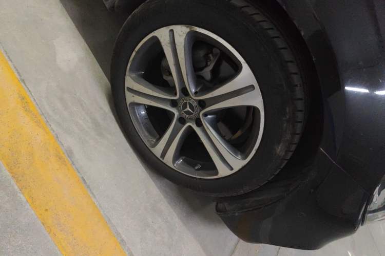 Used Mercedes-Benz E-Class 2020 Facelift E 260 L Sport Edition Right Front Wheel Hub