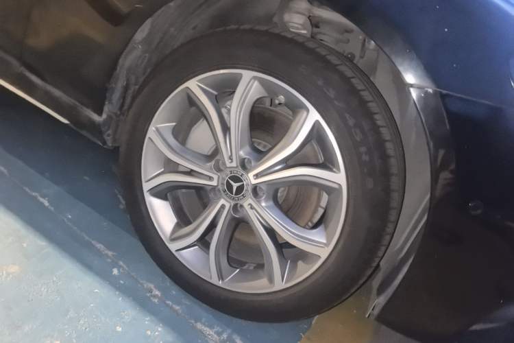 Used Mercedes-Benz E-Class 2020 E 300 L Sporty and Stylish Model Right Front Wheel Hub