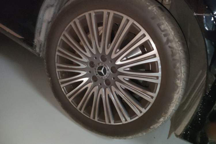 Used Mercedes-Benz E-Class 2020 Restyled E 300 L Exclusive Edition Right Front Wheel Hub