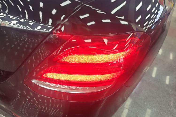 Used Mercedes-Benz E-Class 2020 Restyled E 300 L Sporty and Stylish Edition Right Rear Taillight