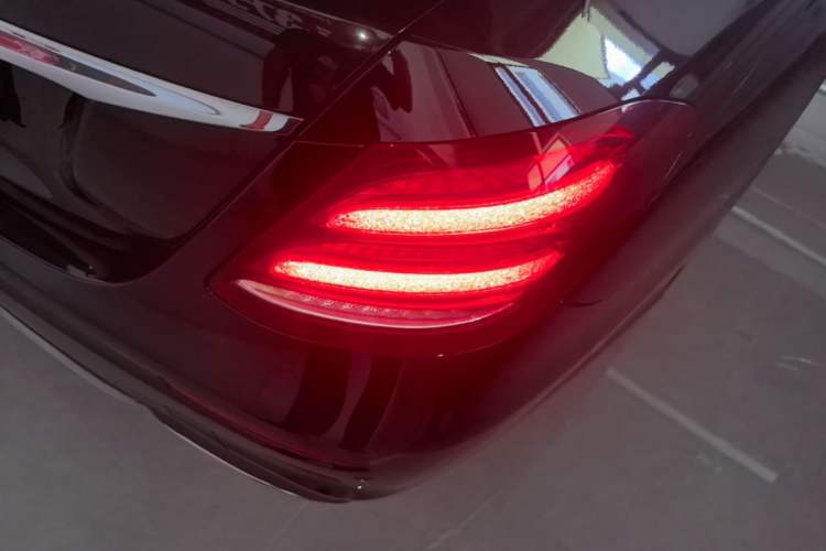 Used Mercedes-Benz E-Class 2020 Restyled E 300 L Sport Exclusive Edition Right Rear Taillight