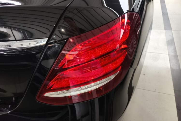 Used Mercedes-Benz E-Class 2020 E 300 L Luxury Model Right Rear Taillight