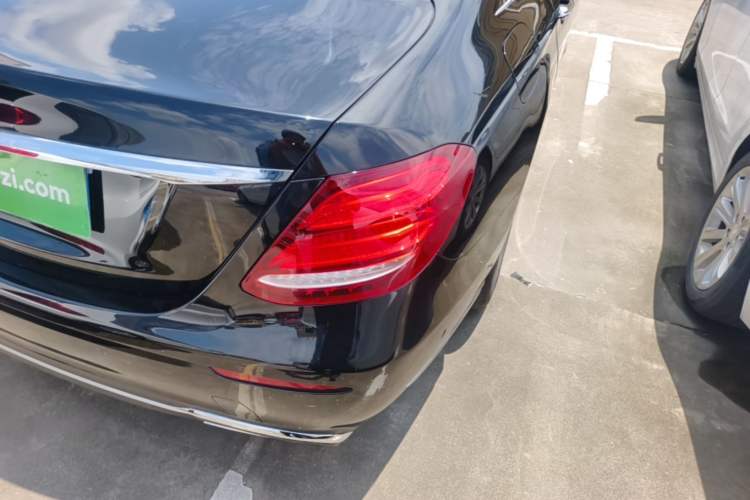 Used Mercedes-Benz E-Class 2020 E 300 L Luxury Model Right Rear Taillight