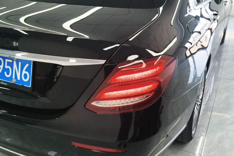 Used Mercedes-Benz E-Class 2020 Restyled E 300 L Exclusive Edition Right Rear Taillight
