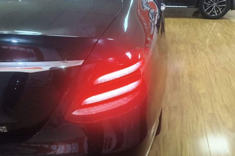 Used Mercedes-Benz E-Class 2020 E 300 L Stylish Model Right Rear Taillight