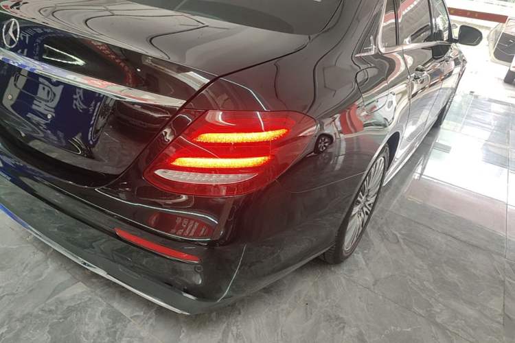 Used Mercedes-Benz E-Class 2020 Restyled E 300 L Sport Exclusive Edition Right Rear Taillight