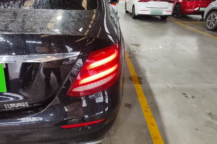Used Mercedes-Benz E-Class 2020 Restyled E 300 L Exclusive Edition Right Rear Taillight