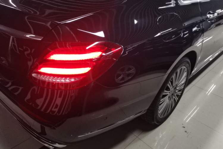 Used Mercedes-Benz E-Class 2020 Restyled E 300 L Exclusive Edition Right Rear Taillight