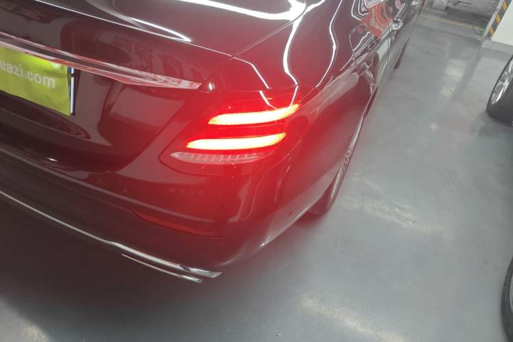 Used Mercedes-Benz E-Class 2020 E 300 L Luxury Model Right Rear Taillight