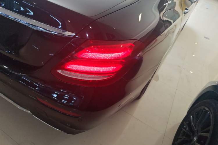 Used Mercedes-Benz E-Class 2020 Restyled E 300 L Sport Exclusive Edition Right Rear Taillight