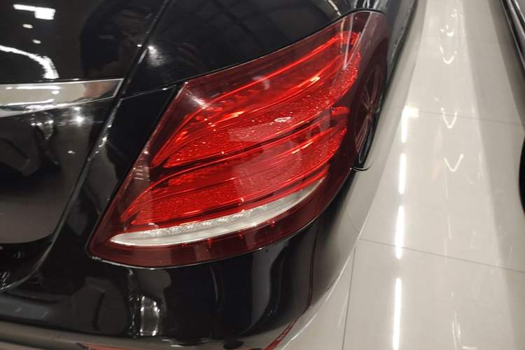 Used Mercedes-Benz E-Class 2020 Restyled E 300 L Sport Exclusive Edition Right Rear Taillight