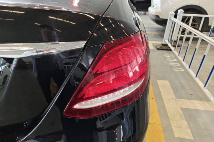 Used Mercedes-Benz E-Class 2020 E 300 L Sport Luxury Edition Right Rear Taillight