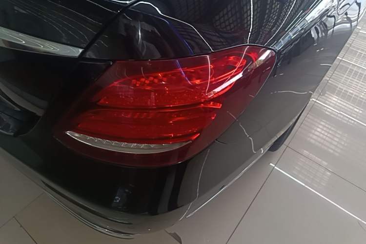 Used Mercedes-Benz E-Class 2020 Restyled E 300 L Exclusive Edition Right Rear Taillight