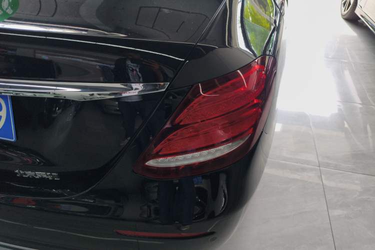 Used Mercedes-Benz E-Class 2020 Restyled E 300 L Exclusive Edition Right Rear Taillight