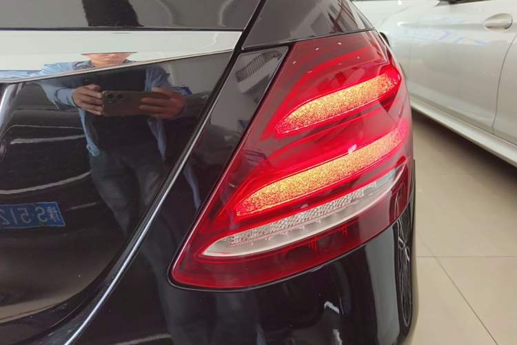 Used Mercedes-Benz E-Class 2020 E 300 L Luxury Model Right Rear Taillight