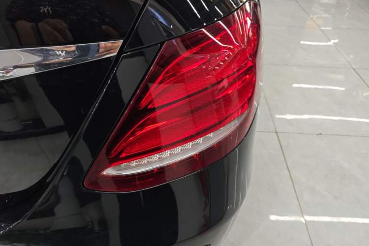Used Mercedes-Benz E-Class 2020 E 260 L Right Rear Taillight