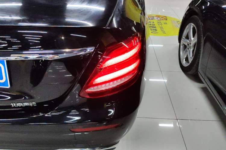 Used Mercedes-Benz E-Class 2020 E 300 L Luxury Model Right Rear Taillight