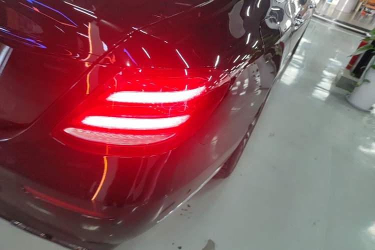 Used Mercedes-Benz E-Class 2020 E 300 L Luxury Model Right Rear Taillight
