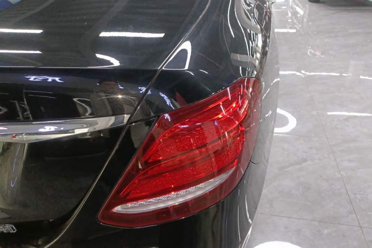 Used Mercedes-Benz E-Class 2020 Restyled E 300 L Sporty and Stylish Edition Right Rear Taillight