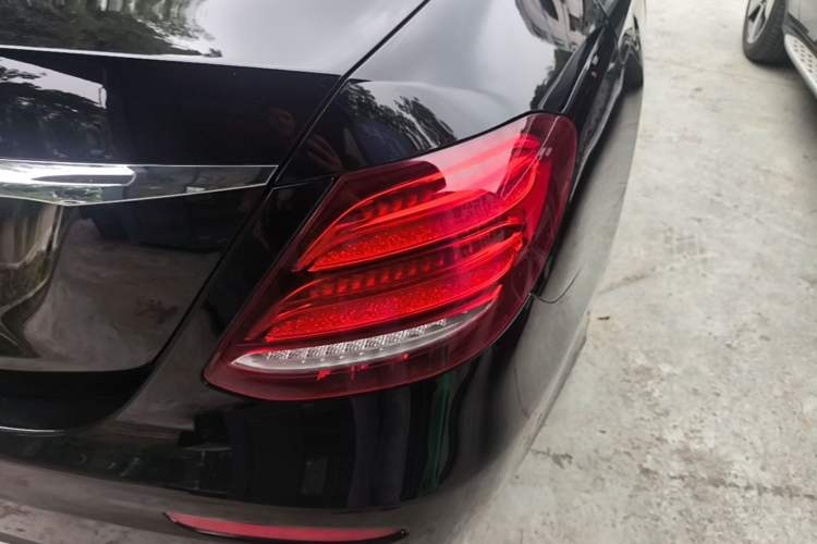 Used Mercedes-Benz E-Class 2020 Restyled E 300 L Sporty and Stylish Edition Right Rear Taillight