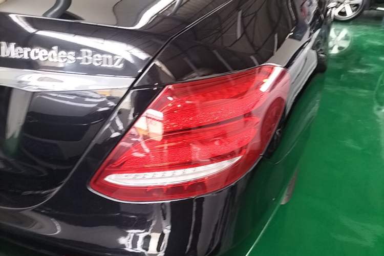 Used Mercedes-Benz E-Class 2020 E 300 L Luxury Model Right Rear Taillight