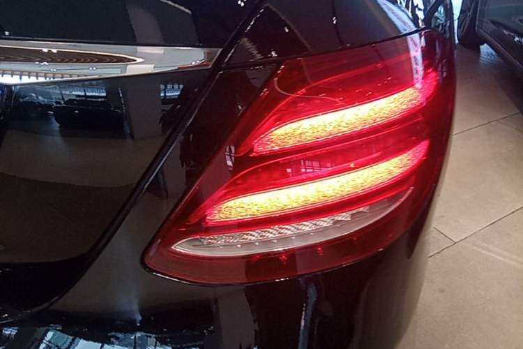Used Mercedes-Benz E-Class 2020 E 300 L Luxury Model Right Rear Taillight