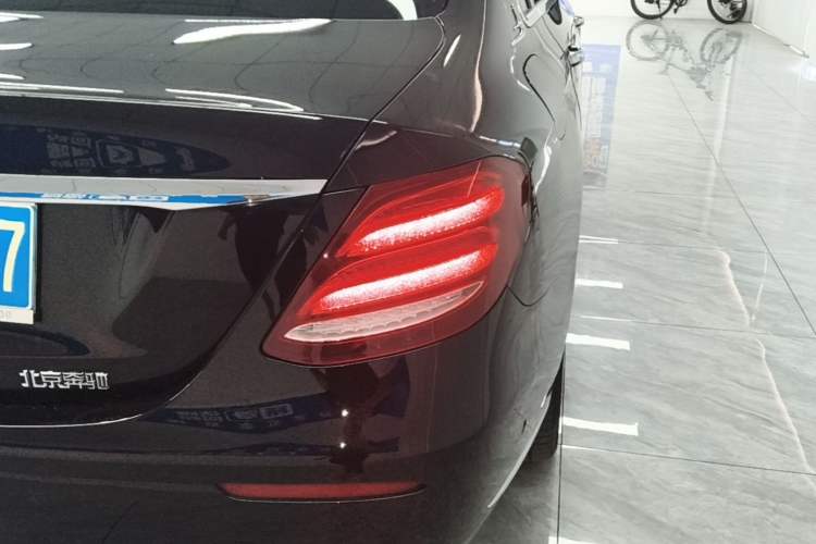 Used Mercedes-Benz E-Class 2020 Restyled E 300 L Exclusive Edition Right Rear Taillight