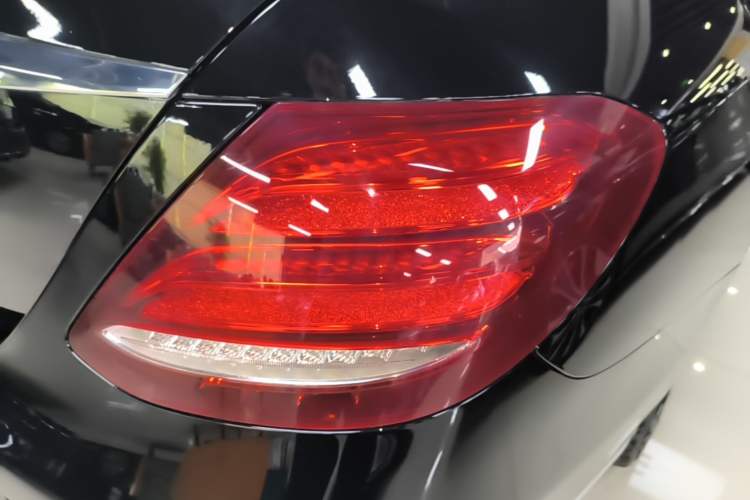 Used Mercedes-Benz E-Class 2020 E 300 L Stylish Model Right Rear Taillight