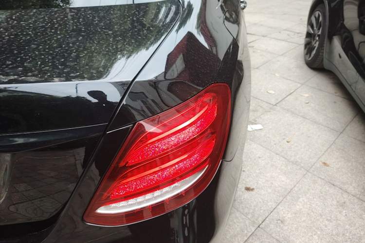 Used Mercedes-Benz E-Class 2020 Restyled E 300 L Sport Exclusive Edition Right Rear Taillight