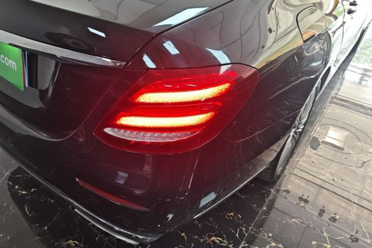 Used Mercedes-Benz E-Class 2020 Restyled E 300 L Exclusive Edition Right Rear Taillight