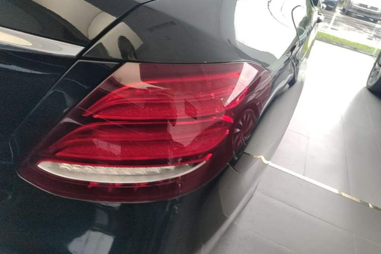 Used Mercedes-Benz E-Class 2020 Restyled E 300 L Sporty and Stylish Edition Right Rear Taillight