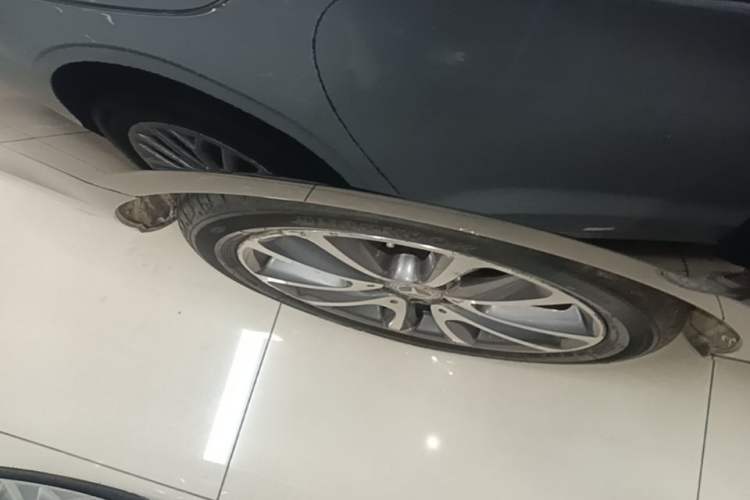 Used Mercedes-Benz E-Class 2020 Facelift E 260 L Right Rear Wheel Hub