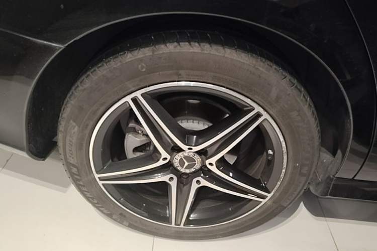 Used Mercedes-Benz E-Class 2020 Facelift E 260 Sport Edition Right Rear Wheel Hub