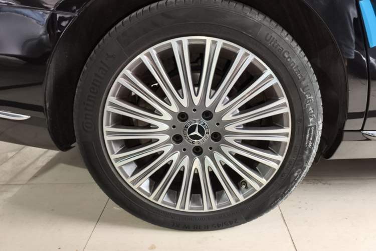 Used Mercedes-Benz E-Class 2020 E 300 L Luxury Model Right Rear Wheel Hub